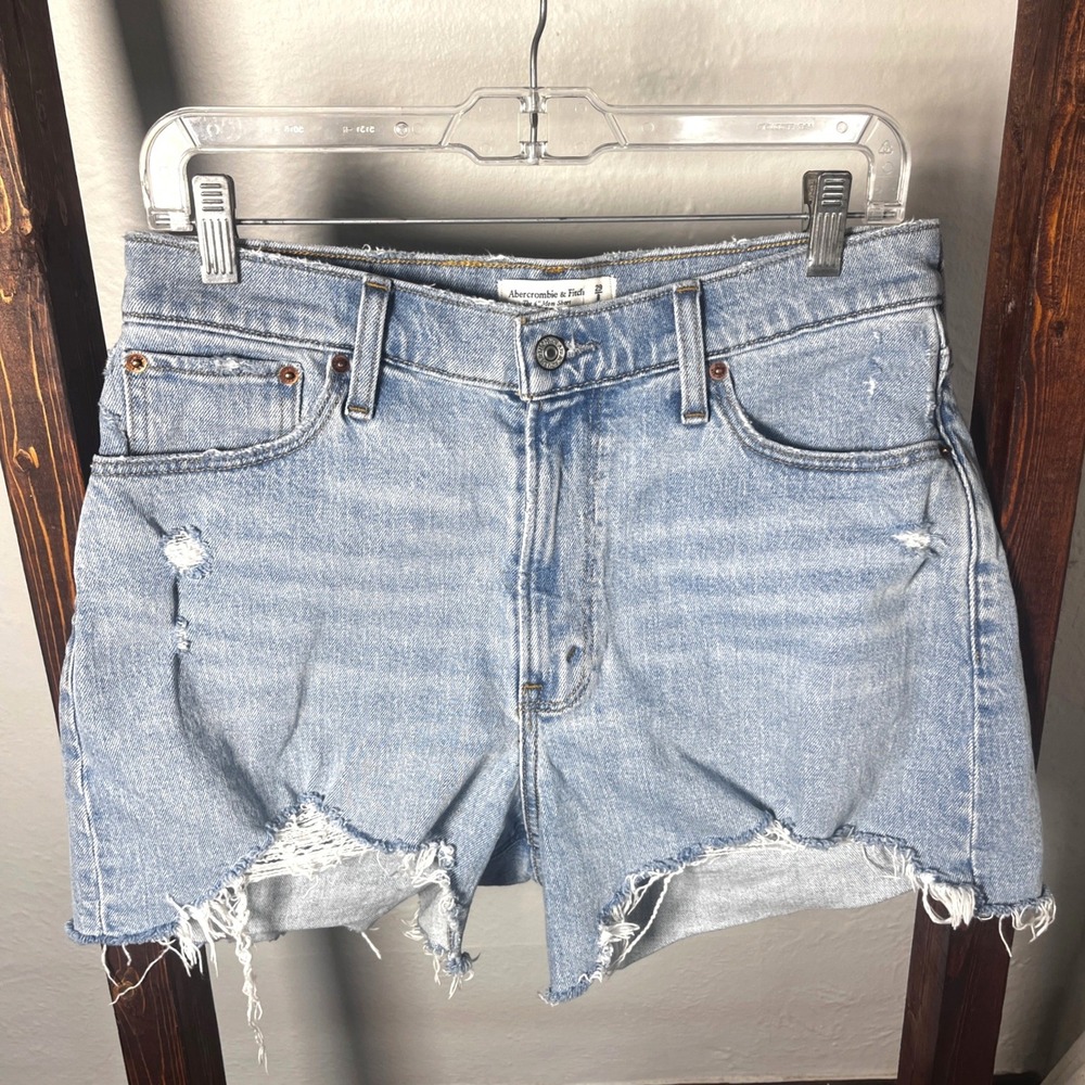 Abercrombie & Fitch Curve Love High Rise 4" Mom Short Light Wash Distressed 29